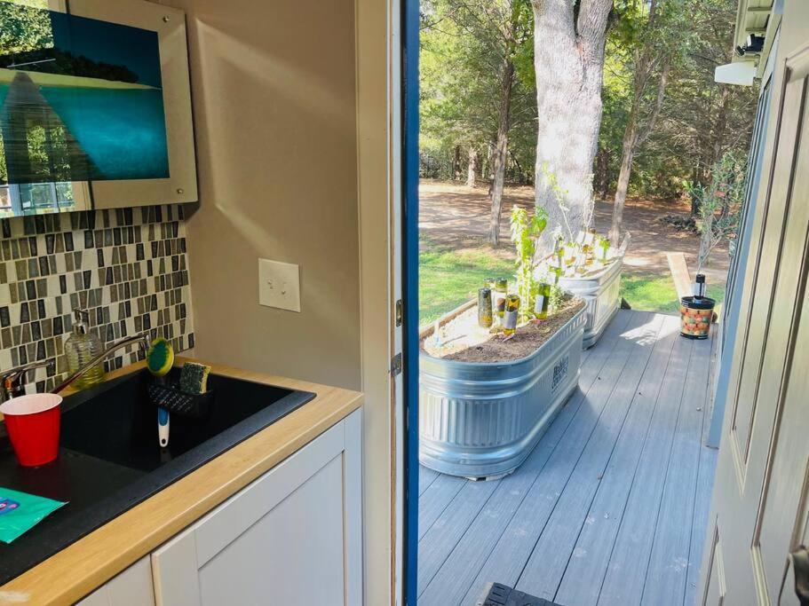 Вилла Bastrop Tiny Disc Golf Retreat Экстерьер фото