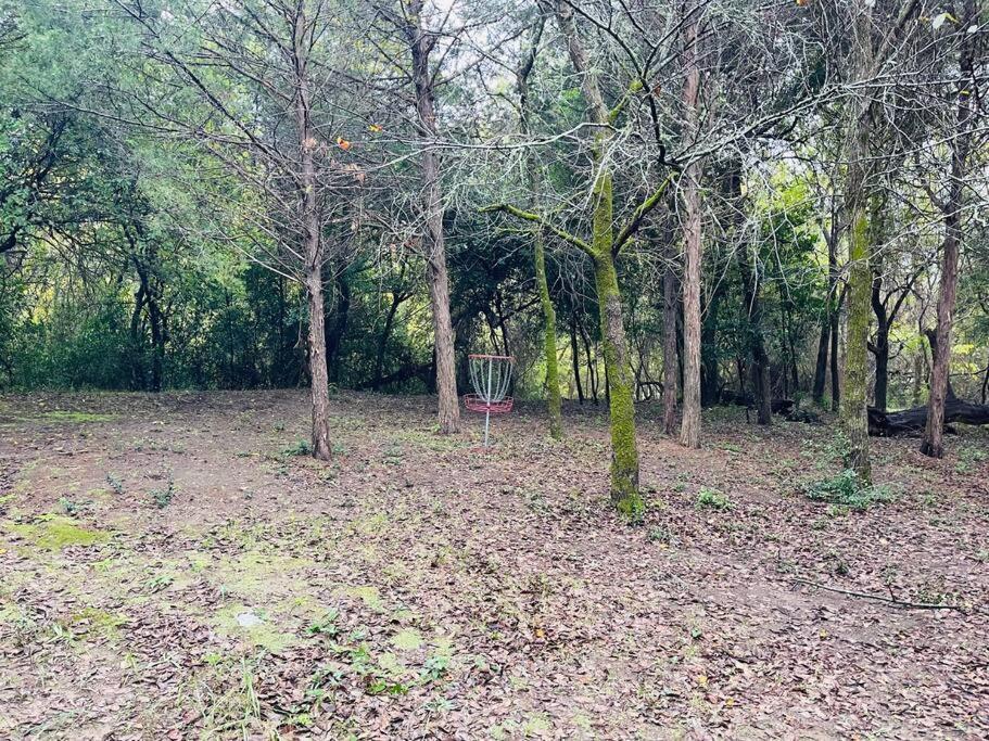 Вилла Bastrop Tiny Disc Golf Retreat Экстерьер фото