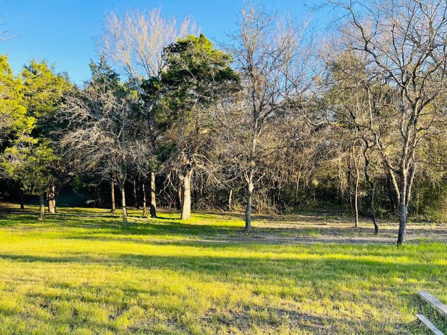 Вилла Bastrop Tiny Disc Golf Retreat Экстерьер фото