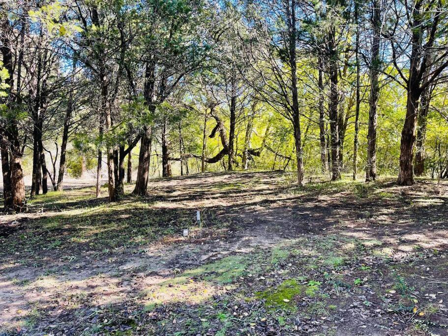 Вилла Bastrop Tiny Disc Golf Retreat Экстерьер фото